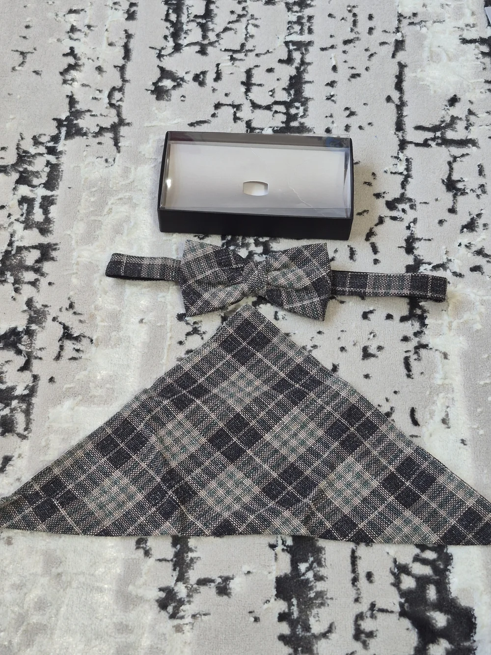 Adjustable plaid neck bow tie, folded pocket square new,